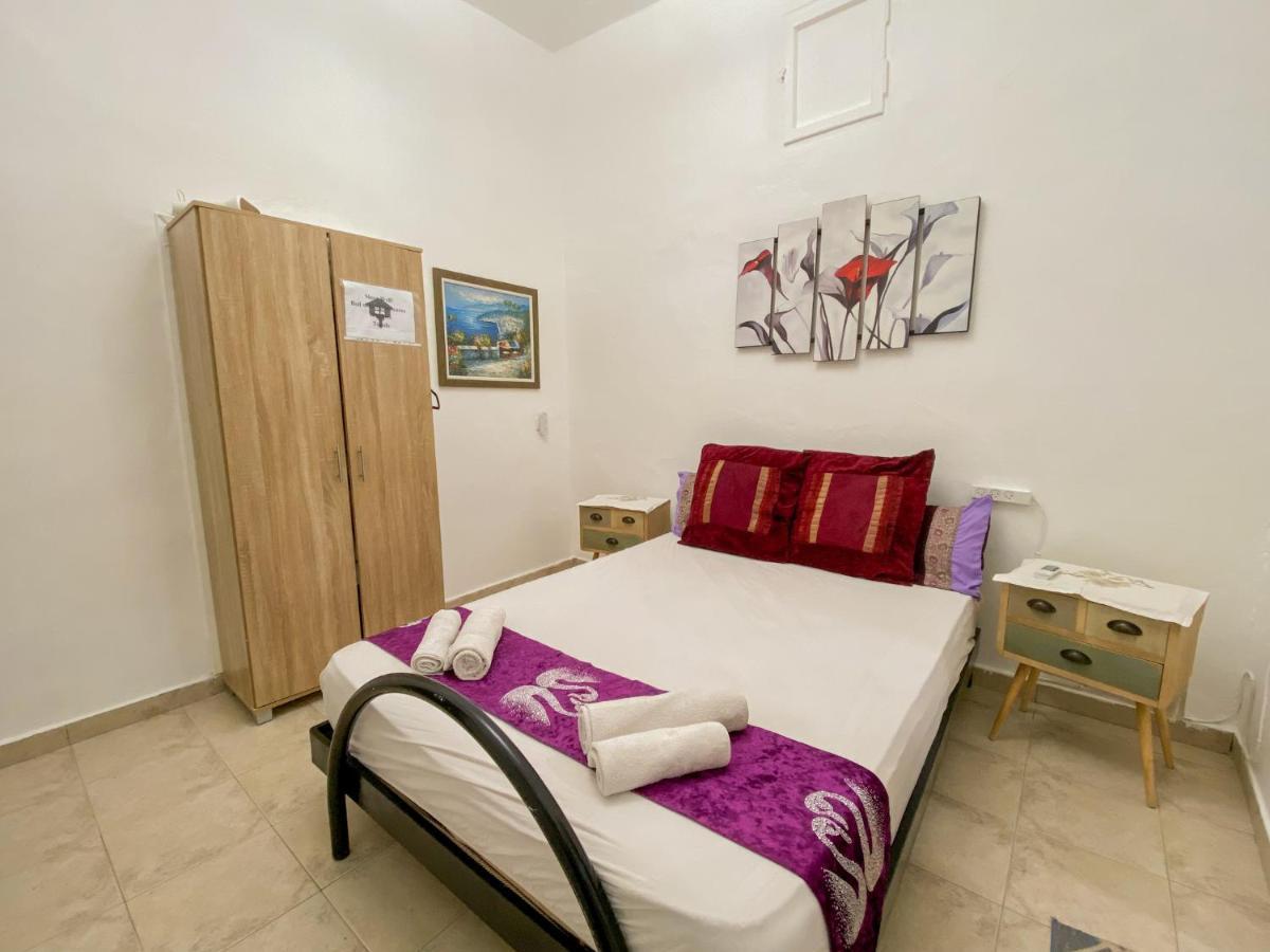 Old Town Guest House Беэр-Шева Экстерьер фото