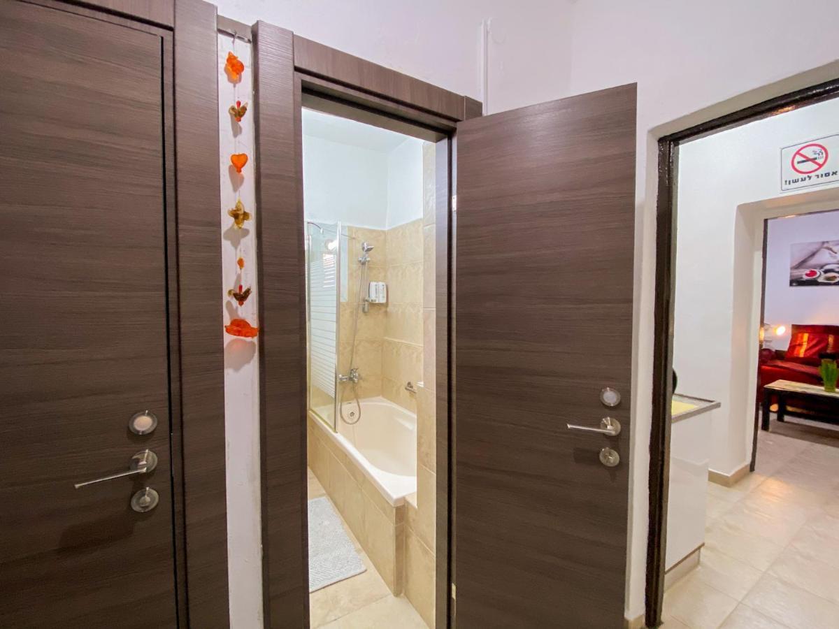 Old Town Guest House Беэр-Шева Экстерьер фото