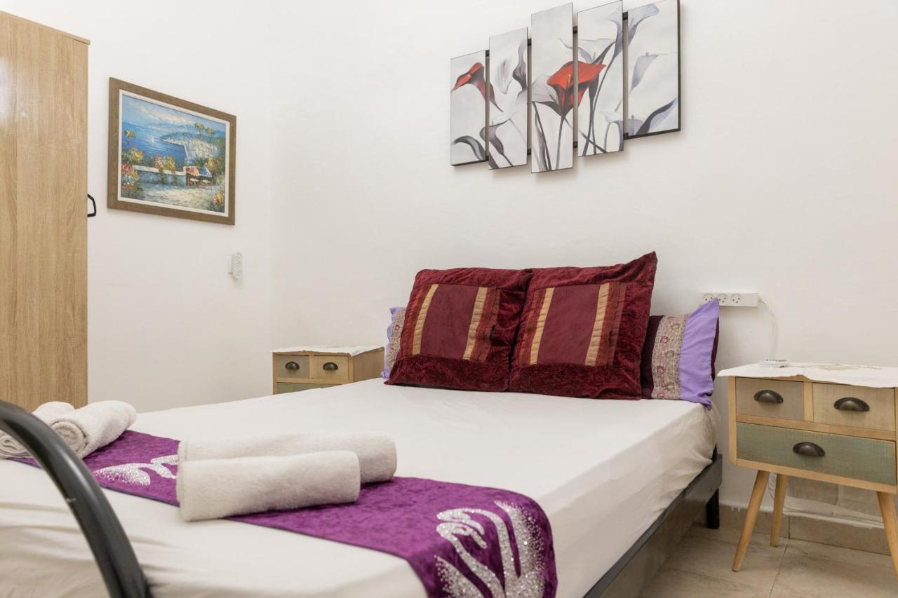 Old Town Guest House Беэр-Шева Экстерьер фото