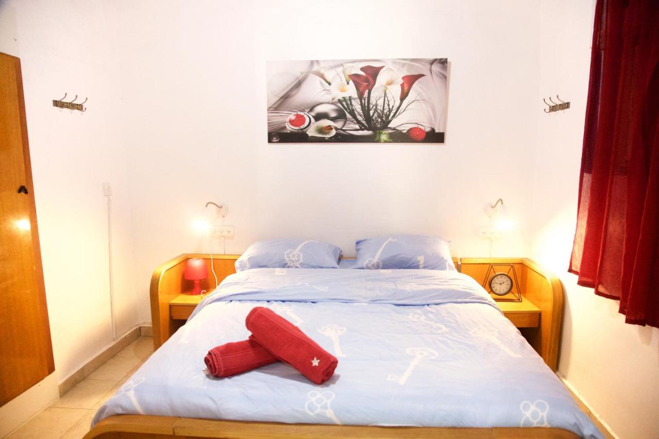Old Town Guest House Беэр-Шева Экстерьер фото